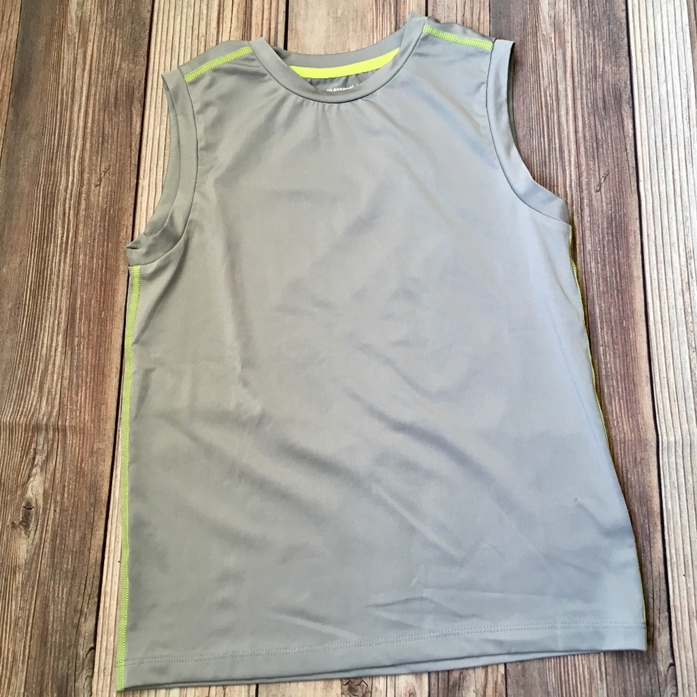 Amazon Essentials Boys Sleeveless Tank Top in Gray with Lime Green